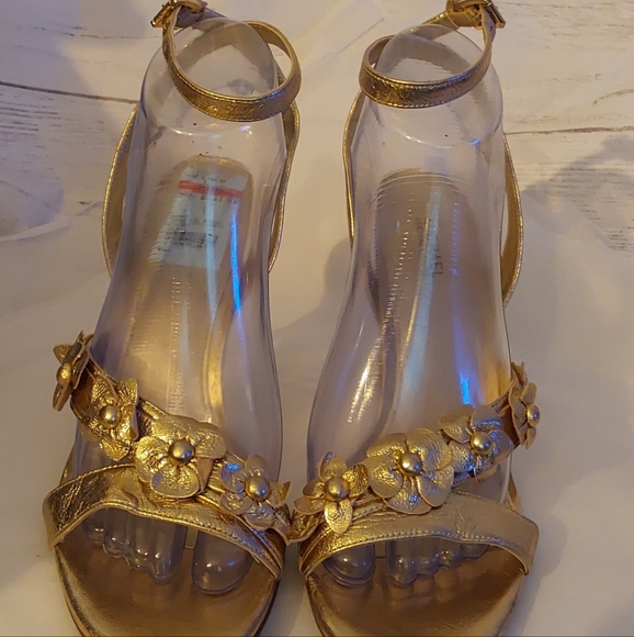 Michael Kors Sandal - Picture 1 of 5